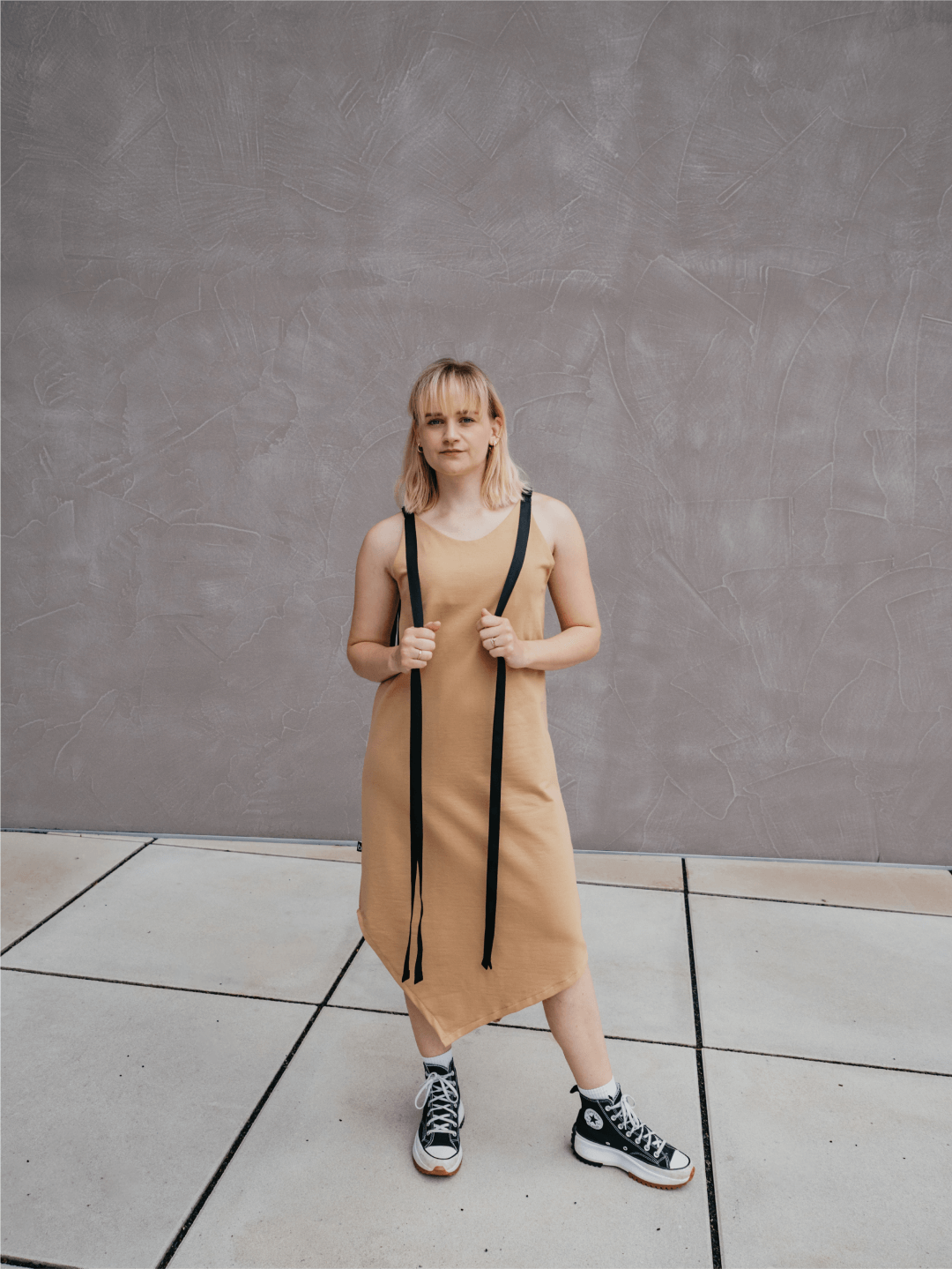 Šaty s vázáním Clip dress