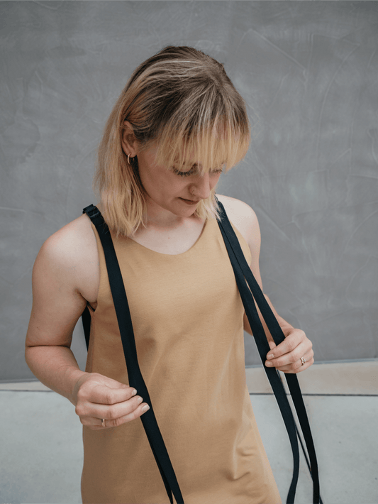Šaty s vázáním Clip dress